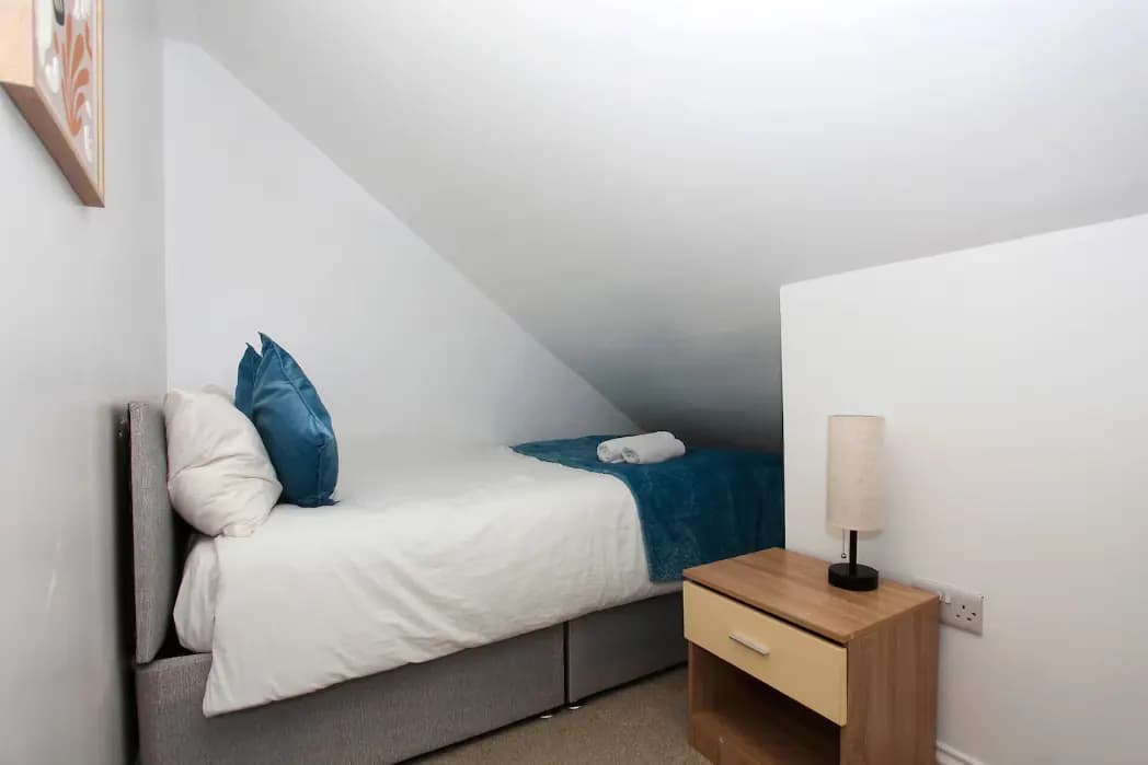 Self-contained studio in central Peterborough, image 3