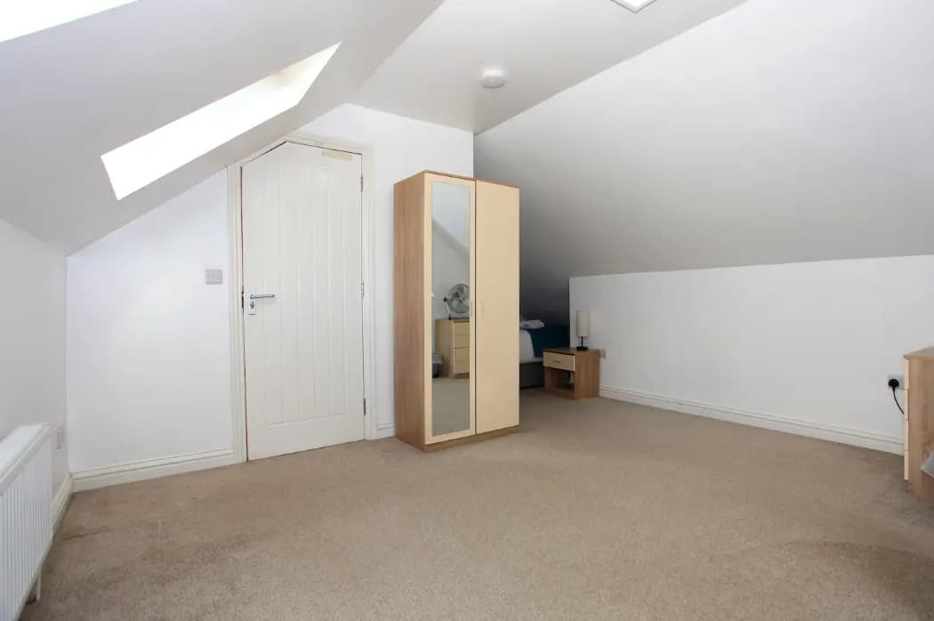 Self-contained studio in central Peterborough, image 4