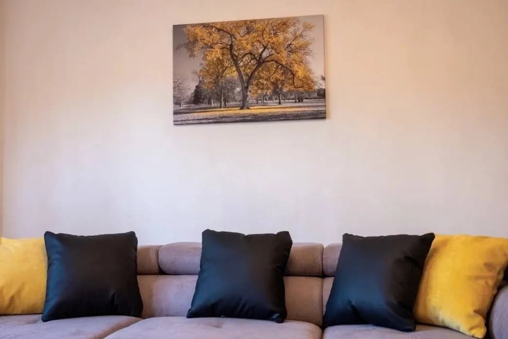 Four-bedroom furnished home in Fletton, image 2
